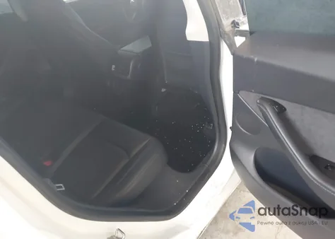 2020 Tesla Model Y Long Range Dual Motor All-Wheel Drive z USA, uszkodzony, nr VIN 5YJYGDEE0LF008924